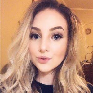 Meet your Posher, Casey